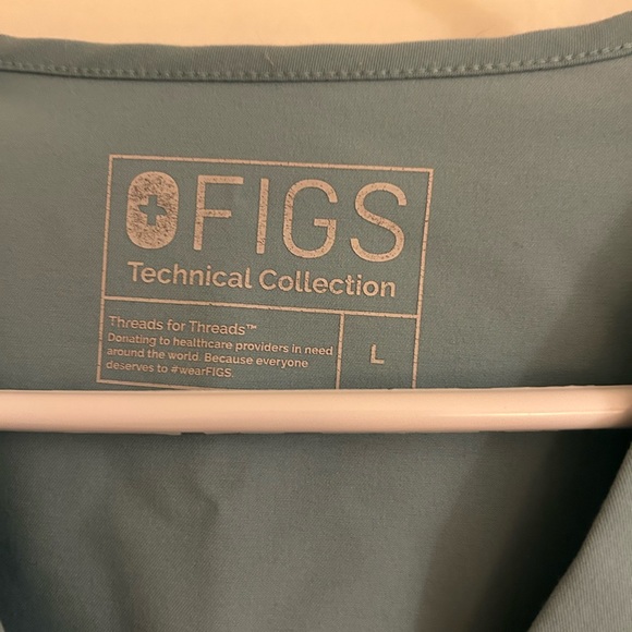 Sea glass Figs Scrub Top Large - Picture 3 of 3